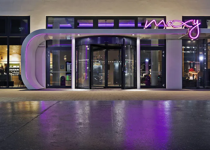 ホテル Moxy ウィーン エアポート シュベッヒャート